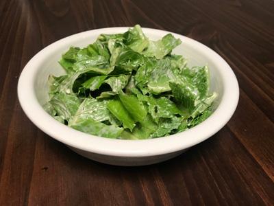 romaine-salad-with-creamy-sriracha-dressing